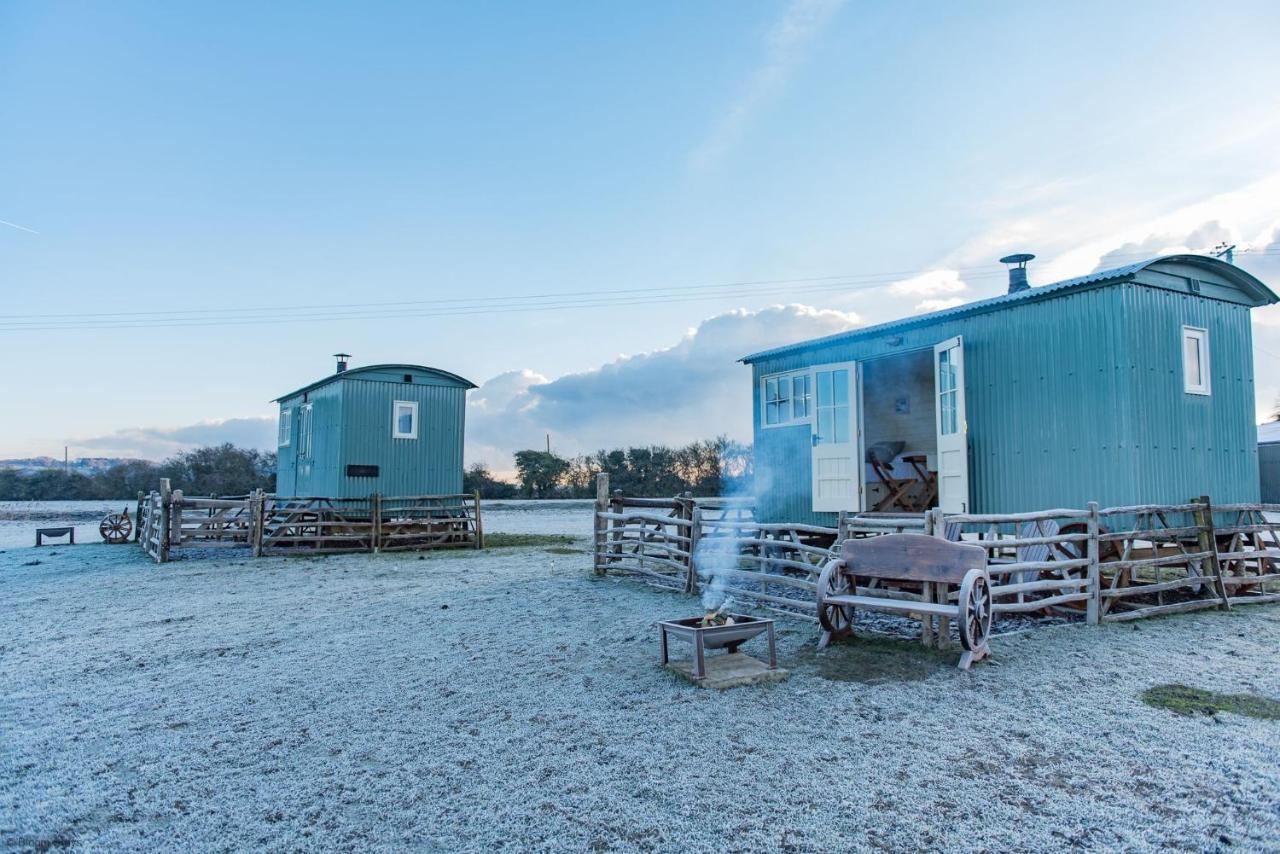 Romney Marsh Huts By Bloom Stays Ashford  Extérieur photo