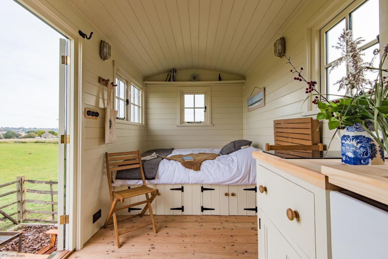 Romney Marsh Huts By Bloom Stays Ashford  Extérieur photo