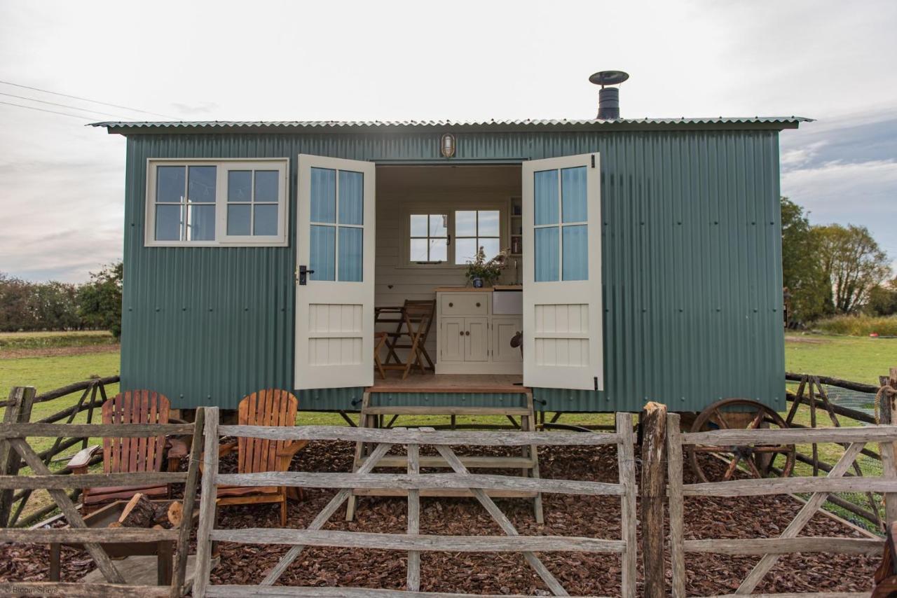 Romney Marsh Huts By Bloom Stays Ashford  Extérieur photo